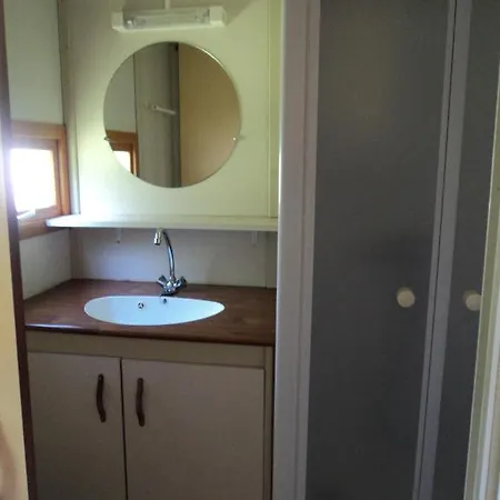 Pirinenc Camping 2*